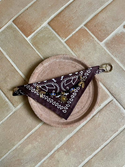 Collier bandana marron Cairo Rider pour chiens et chats